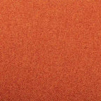 Poltrona a barilotto Accent, sedia da salotto con borchie e gambe in legno massiccio