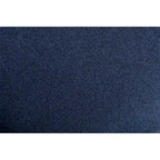 Poltrona a barilotto Accent, sedia da salotto con borchie e gambe in legno massiccio
