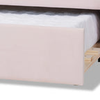 Divano letto queen size moderno e contemporaneo Timila in velluto rosa chiaro con letto estraibile