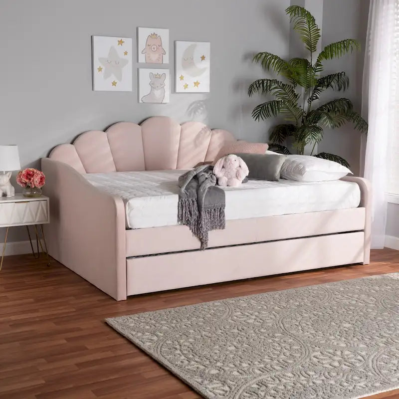 Divano letto queen size moderno e contemporaneo Timila in velluto rosa chiaro con letto estraibile
