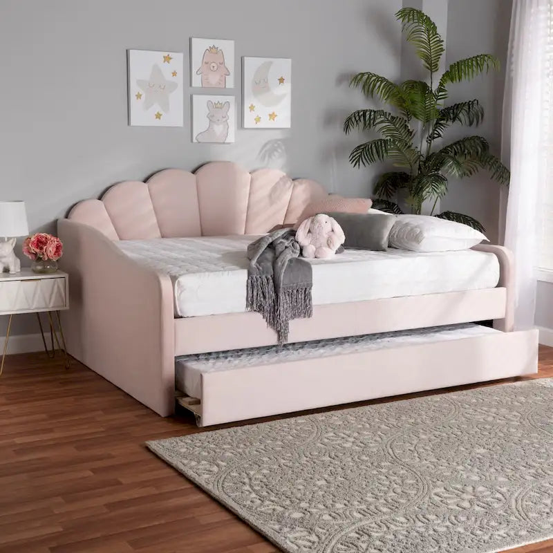 Divano letto queen size moderno e contemporaneo Timila in velluto rosa chiaro con letto estraibile