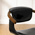 Set di 4 sedie girevoli in legno e similpelle